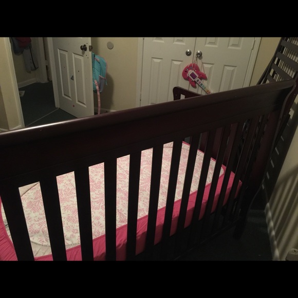 Babies crib/convertible bed - Picture 2 of 3